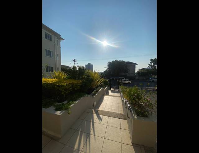 1 BEDROOM PROPERTY TO RENT IN SEA POINT